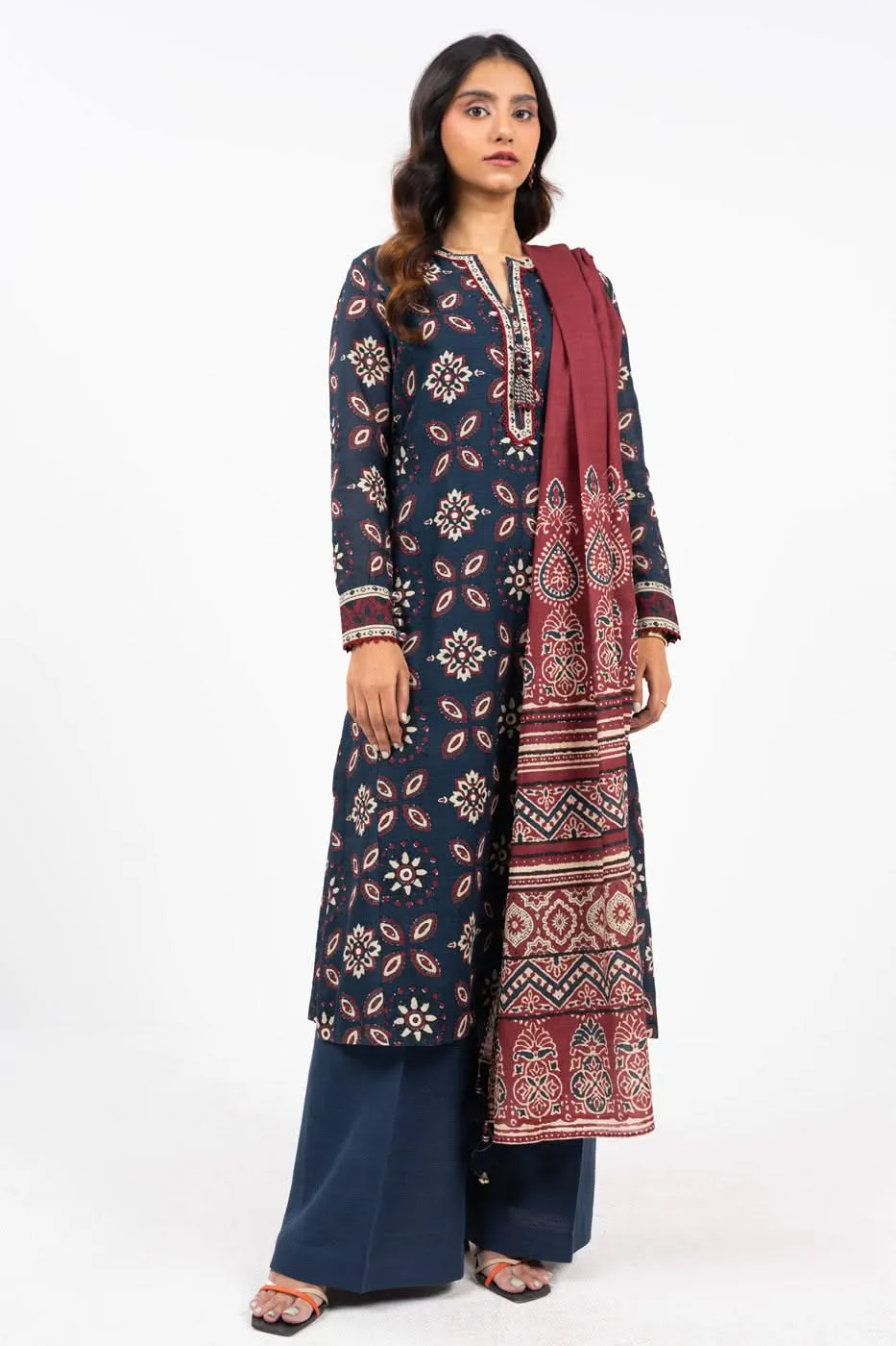 2 Piece Printed Khaddar Suit With Khaddar Dupatta