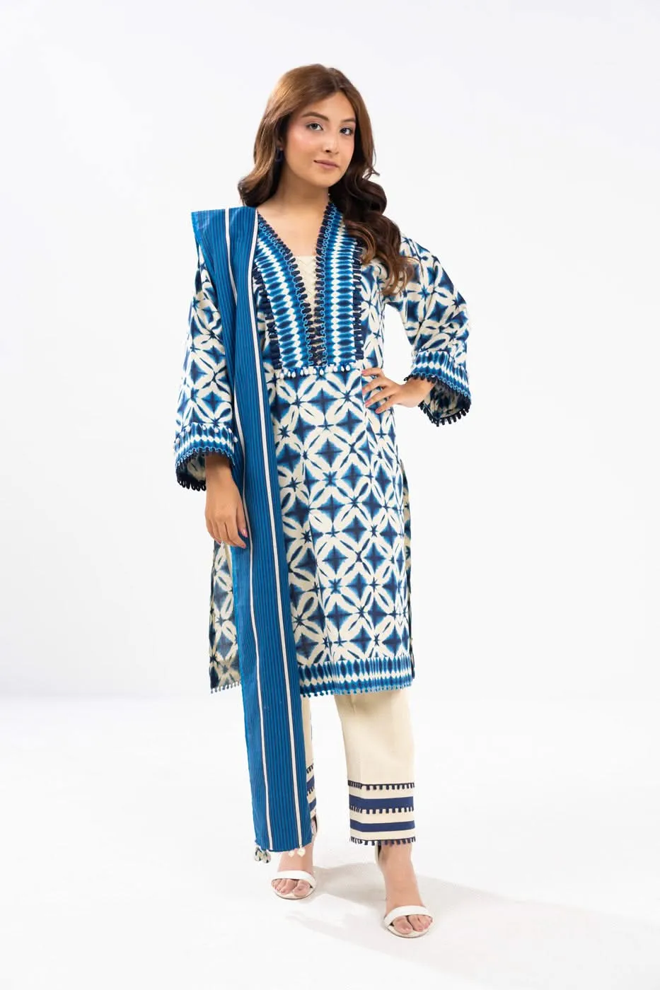 2 Piece Printed Khaddar Suit With Khaddar Dupatta